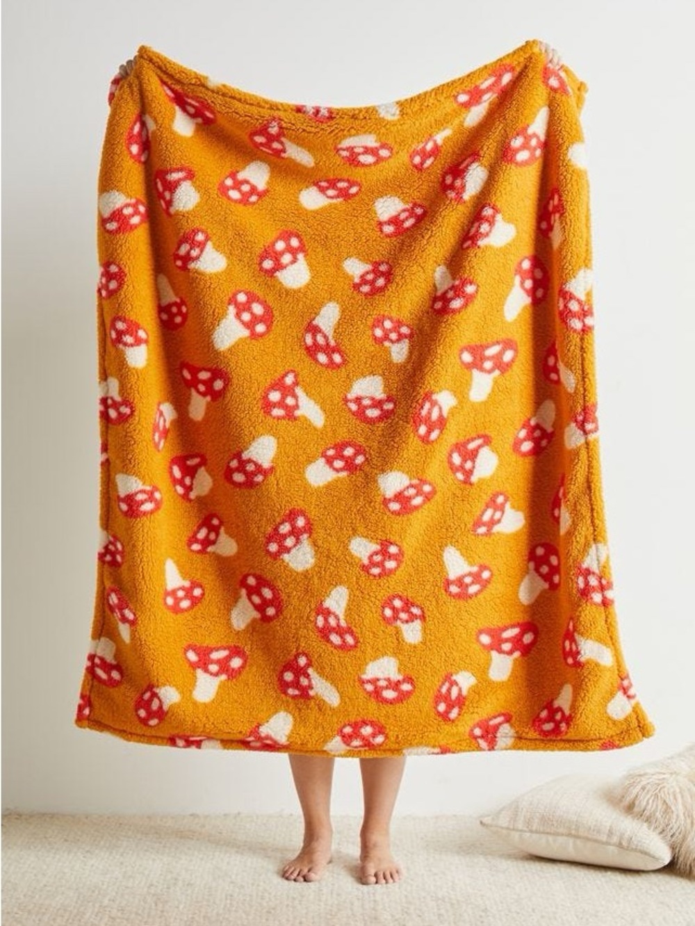 Urban Outfitters Mushroom Amped Sherpa Fleece Throw Blanket 50”x60”